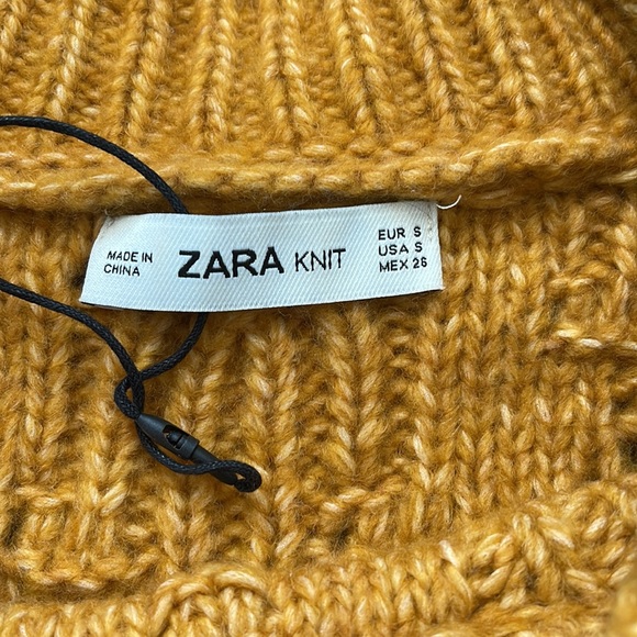 ZARA -Sweater - size SMALL - Picture 2 of 2